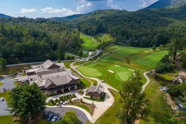 Golf course and clubhouse, Highlands-Cashiers Plateau